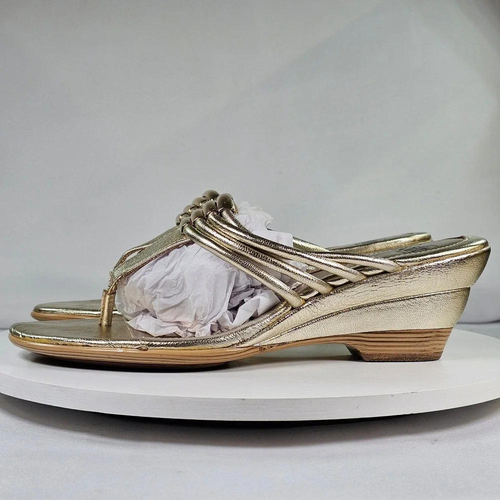 Sofft‎ Gold Metallic Leather Wedge Thong Sandals Womens 7.5 M 1259095 Strappy